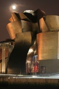 Guggenheim Mzeum, Bilbao - titniumba ltztetve - 