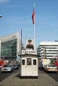 Berlin felett az ég - Checkpoint Charlie