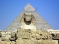 Gízai Piramisok - Kheopsz Nagy Piramisának rejtélye - Szfinx és az egyik piramis