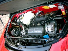 Honda NSX - Ferdeszemű Ferrari 